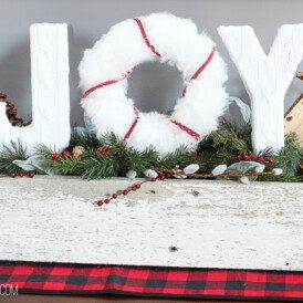 Christmas Joy Sign - I love this for my entryway at Christmastime!